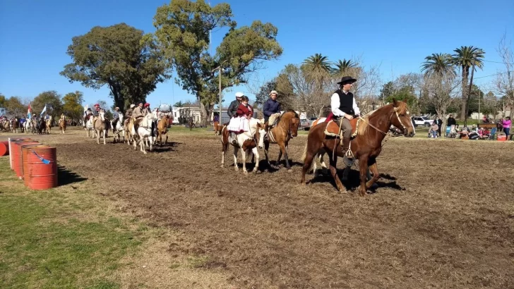 Monje celebra la tradición con shows y encuentro de destrezas criollas