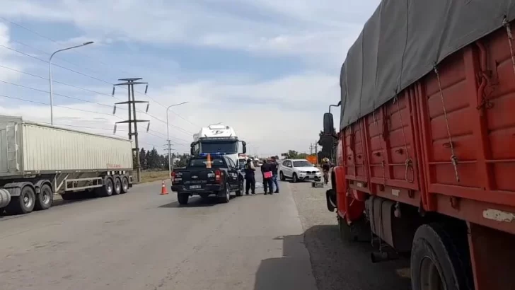 Un camionero murió tras sufrir una descompensación en Ruta 10