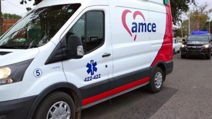 Viajaba por autopista en moto, cayó a la altura de San Lorenzo y sufrió lesiones graves