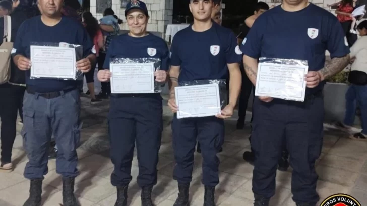 Sigue creciendo: Bomberos de Maciel sumaron dos nuevos bomberos y dos suboficiales