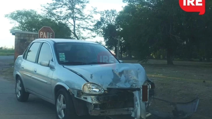 Una moto y un auto chocaron en el ingreso a la colonia: Un oliverense herido