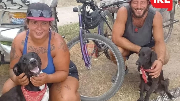 De la Plata a Brasil en bici: Dos jóvenes y sus mascotas pasaron por la región en su travesía
