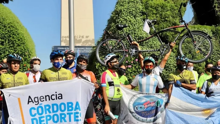 Atre- verse: Maciel recibirá esta tarde a un grupo de atletas ciegos en bici tándem