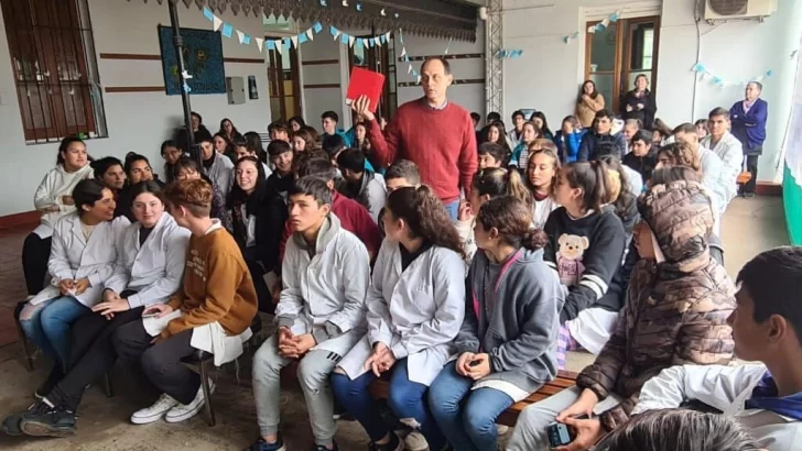 Rasetto inicio un ciclo de jornadas de prevención de bullying en escuelas de Iriondo