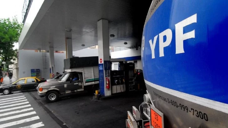 Dieron marcha atrás con la suba de combustibles de YPF