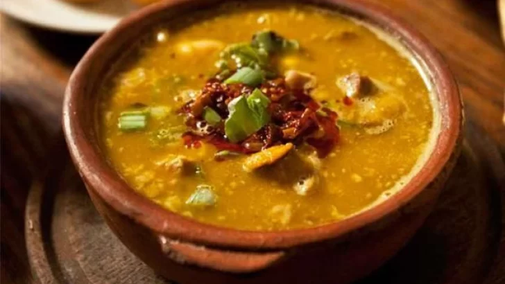 Mañana será la tradicional venta de locro del cuartel de bomberos