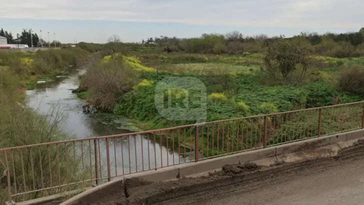 Fue a cazar al arroyo San Lorenzo y encontró un cuerpo sin vida