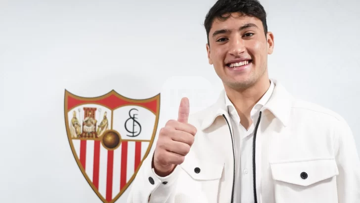 Con destino a España: Alejo Véliz es nuevo jugador del Sevilla