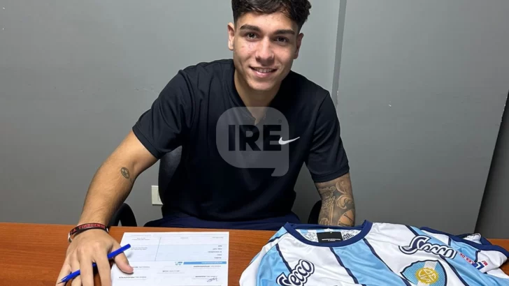 Ignacio Zapulla firmó su primer contrato y es jugador de Sol de Mayo