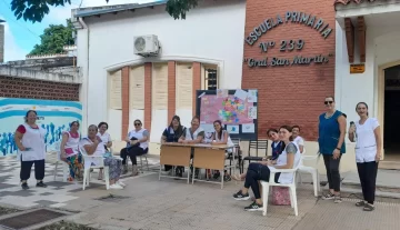 Los docentes llevan adelante su segundo día del plan de lucha en el marco paritario