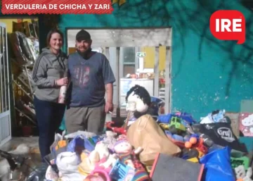 Chicha y Zary vuelven a juntar juguetes y útiles a cambio de frutas y verduras