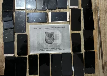 Incautaron 26 teléfonos celulares, objetos cortopunzantes y sustancias de la cárcel de Coronda