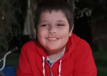 Gio es de Timbúes, tiene autismo y necesita 1800 dólares para un tratamiento en Buenos Aires