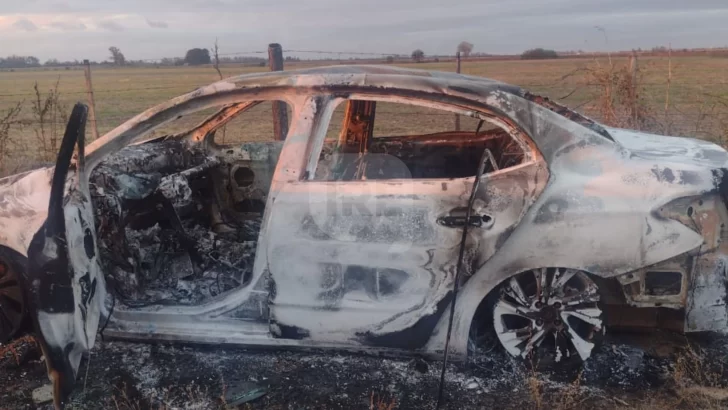 Le robaron el auto en Andino y apareció incendiado en la zona rural de Aldao