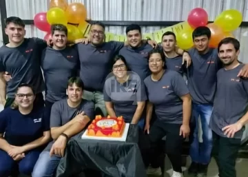 Los bomberos de Serodino celebrarán su día con una cena show en el club Boca