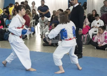 Más de 130 competidores disputaron la “Copa Timbúes” de la escuela comunal Karate Do