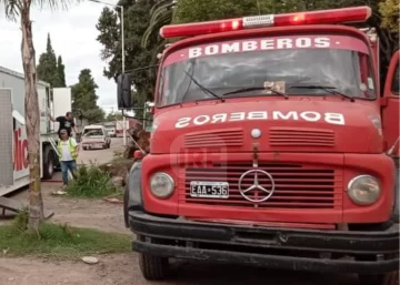 Se rompió el autobomba de los bomberos de Andino y comenzaron una colecta para repararla