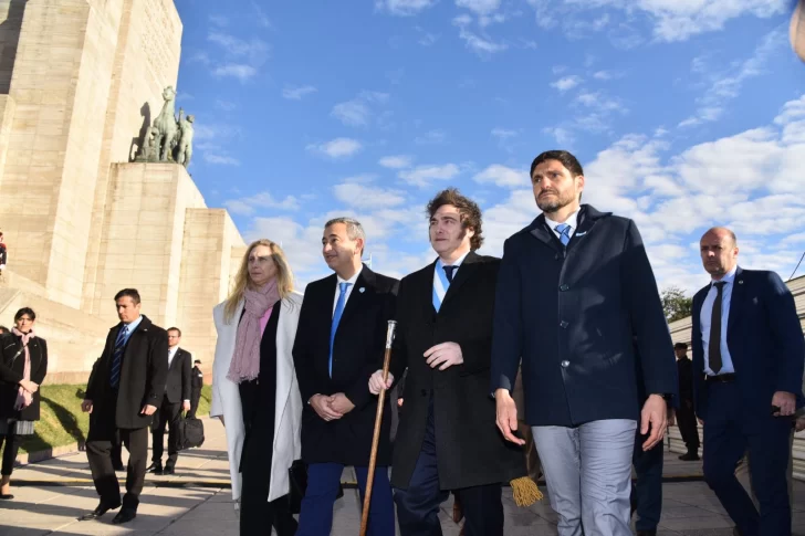 Pullaro le pidió a Milei “obras de infraestructura para exportar” en su discurso en Rosario