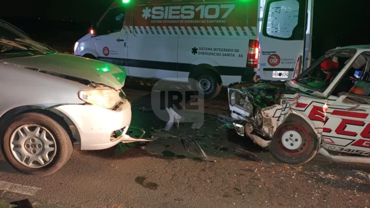 Fuerte accidente a metros del ingreso a Puerto Gaboto dejó varios heridos