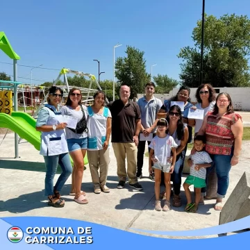 Carrizales entregó el FAE a las escuelas y recorrió el playón que está casi listo