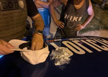 Detuvieron a un muchacho con 20 envoltorios de cocaína en Puerto San Martín