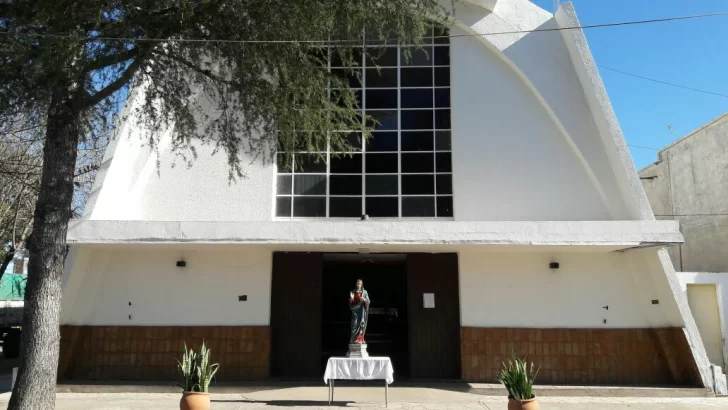 De no creer: Cerraron una semana la Parroquia de Barrancas porque orinaron el templo
