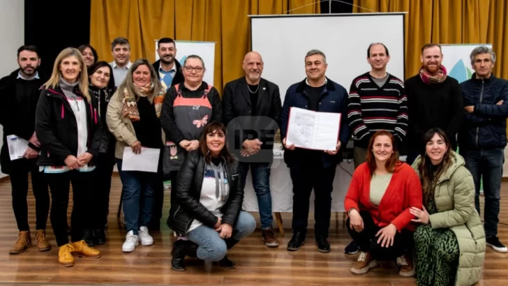 Timbúes entregó más de 50 millones de pesos al Fondo de Asistencia Educativo