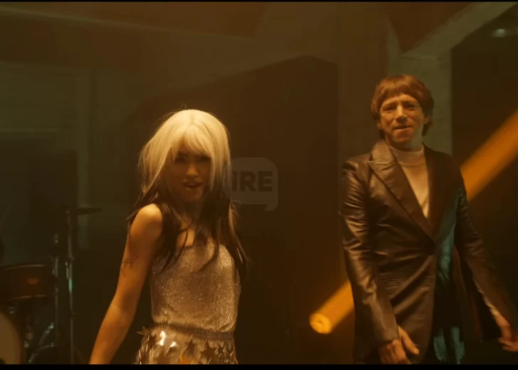 Turf y Lali presentaron su versión renovada de “Loco un poco”