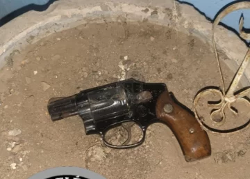 Un hombre disparó contra una vivienda en San Lorenzo y fue detenido a las pocas cuadras