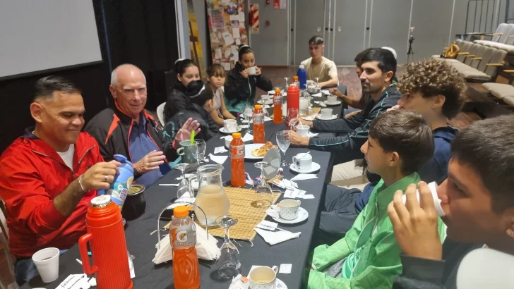 Deportistas de diversas disciplinas de Puerto San Martín fueron reconocidos por sus logros