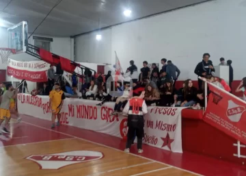 Formar valores antes que campeones: El proyecto detrás del básquet de primera en Oliveros