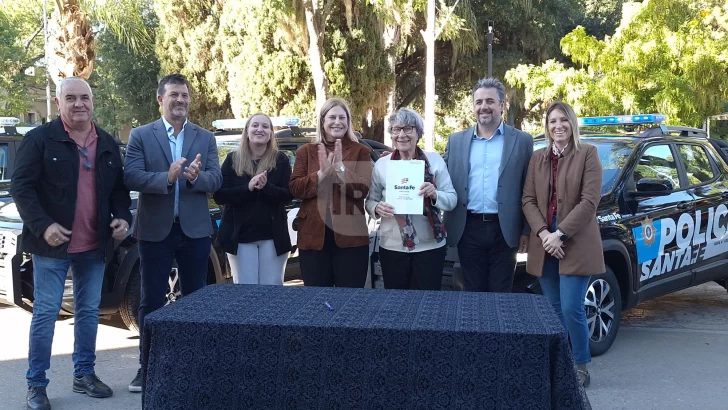 Monje y tres ciudades de San Jerónimo recibieron camionetas cero kilómetro para la policía