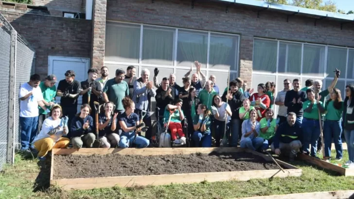 Los jóvenes del Grupo Despertar crearon una huerta orgánica con apoyo de Fundación Cargill