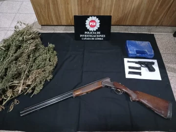 Un violento robo a un camionero desencadenó un allanamiento en Carcarañá: Un detenido y armas secuestradas