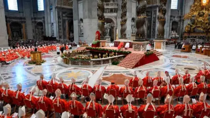 Fumata negra en el Vaticano: Seguí en vivo la elección del sucesor del papa Francisco
