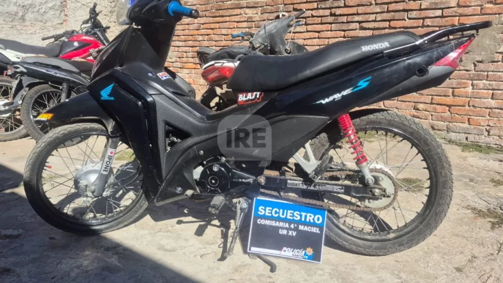 Demoraron en un control en Maciel a una joven que circulaba con una moto robada