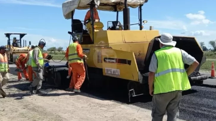Comenzaron las obras de pavimentación en la colectora San Martín y hay desvíos