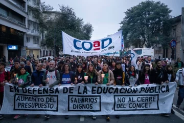 Paro docente en la UNR y marcha universitaria en defensa de la educación pública