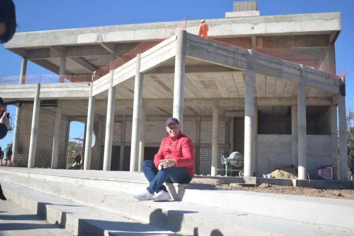 De Grandis supervisó el avance de las obras del futuro cine 4D en el Puerto de las Infancias