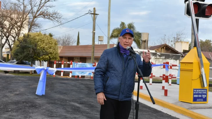 “Un cambio sustancial para la ciudad”: De Grandis habilitó el paso a nivel de calle Mendoza