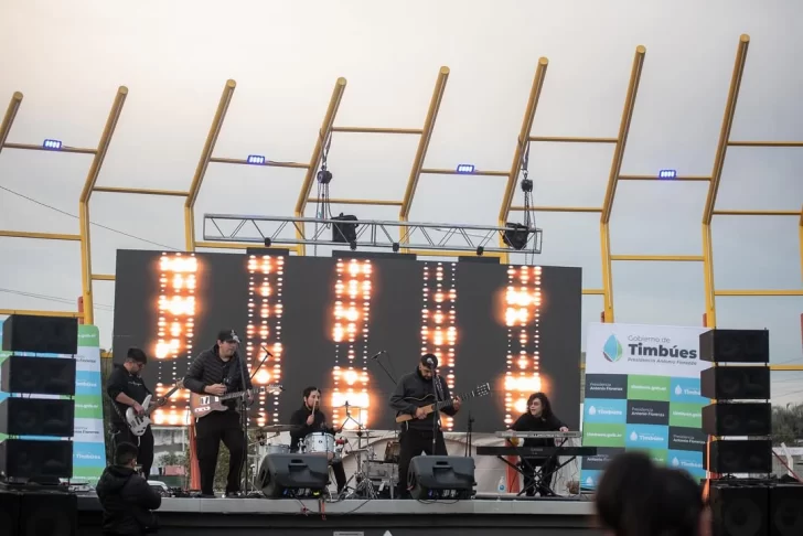 FIORENZA-INAUGURO-EL-NUEVO-PARQUE-COMUNAL-DE-TIMBUES-Este-sabado_-el-Presidente-Comunal-de-Timbues_-1-728x486