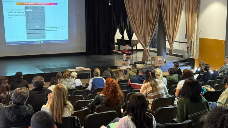 Comenzaron las capacitaciones a Jefes de Local y Asistentes de Escrutinio para las elecciones del 29 de junio