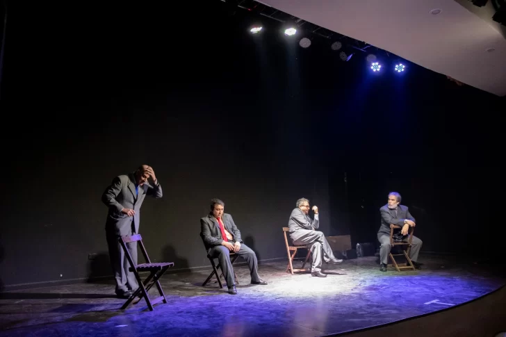 Éxito total en la presentación de “El Club de los Corazones Rotos” en el centro cultural de Timbúes