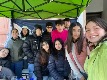 Reparan, reciclan y enseñan: Alumnos de la técnica de Timbúes hicieron una jornada solidaria de arreglos