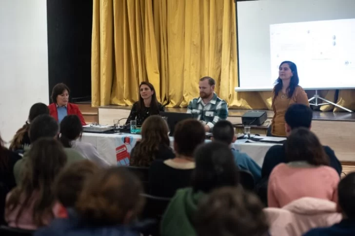 Alumnos del taller comunal de inglés de Timbúes podrán rendir exámenes internacionales