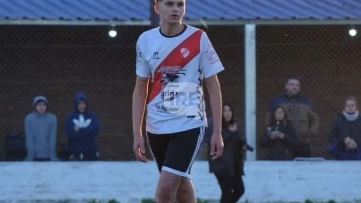 Gran conmoción: Falleció un jugador de 19 años de Nelson que sufrió un golpe en un partido