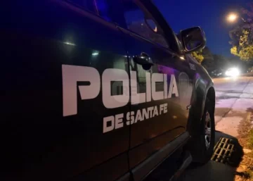 Circulaba con maniobras peligrosas en una moto sin papeles y quiso darse a la fuga pero quedó detenido