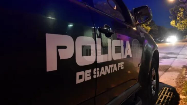 Circulaba con maniobras peligrosas en una moto sin papeles y quiso darse a la fuga pero quedó detenido
