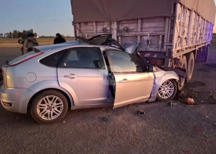 Tragedia en la autopista 19: Murieron dos vecinos de Barrancas al chocar contra un camión