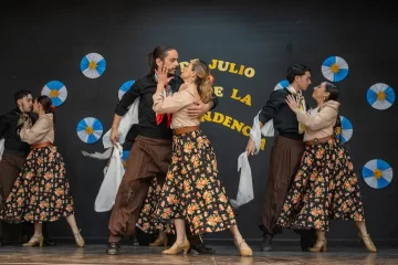 Emotiva celebración del día de la Independencia en Timbúes